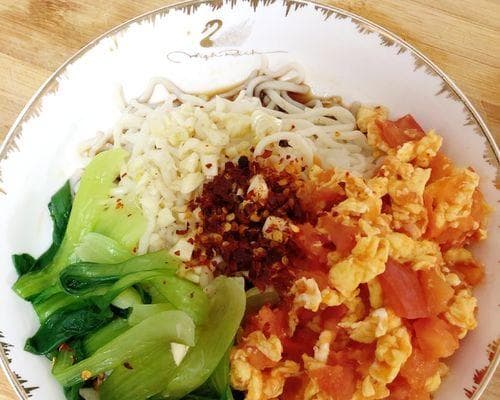 美味又健康的西红柿鸡蛋蔬菜面（详细制作教程）