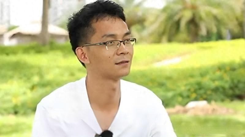 16年高考16次，“复读狂魔”唐尚珺，为何如此执迷参加高考？