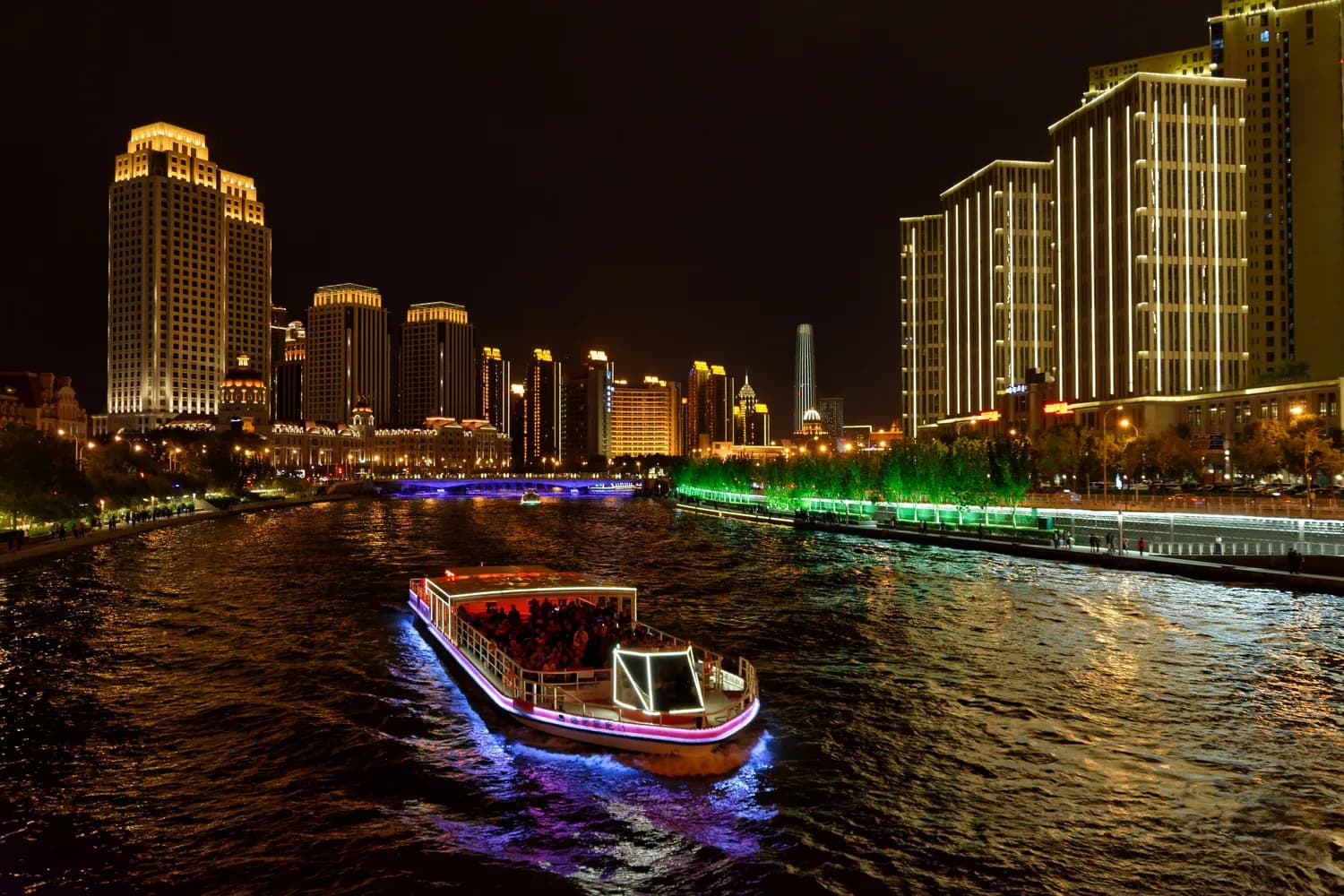 夜游锦江城南段启航！6.5公里水上航线串联城南地标