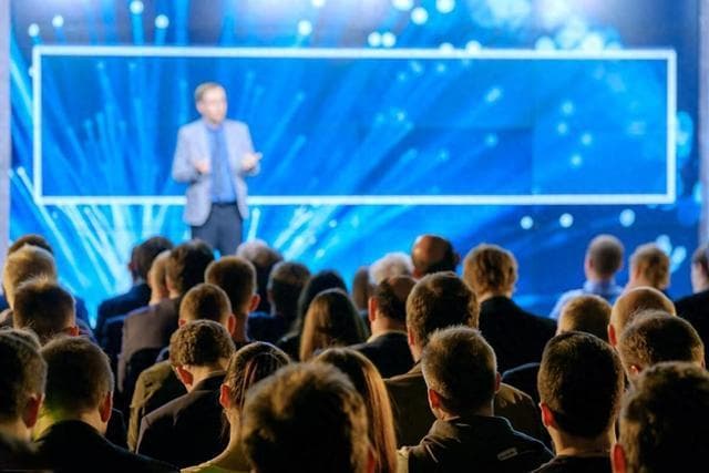 让写作演讲更受欢迎的技巧，想提升演讲能力的一定要拿笔记下来
