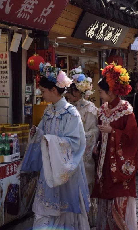 当“汉服热”遇到悦己经济，小姐姐：苏州这么美，不穿汉服可惜了！
