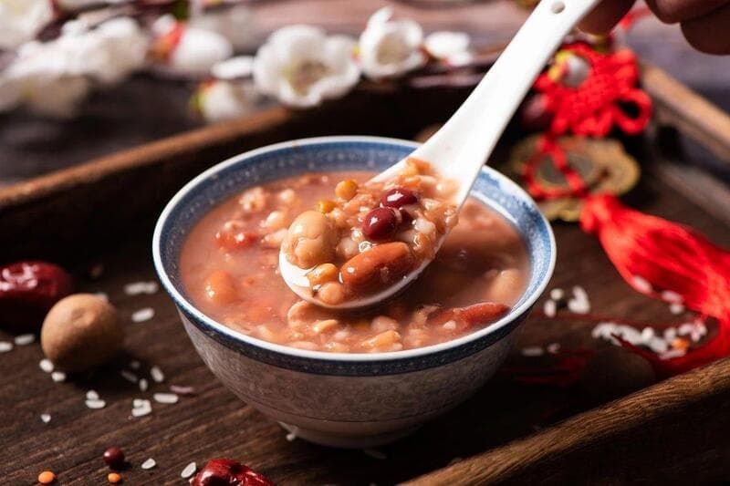 过了腊八就是年！腊八粥、腊八蒜有啥讲究？正确打开方式→