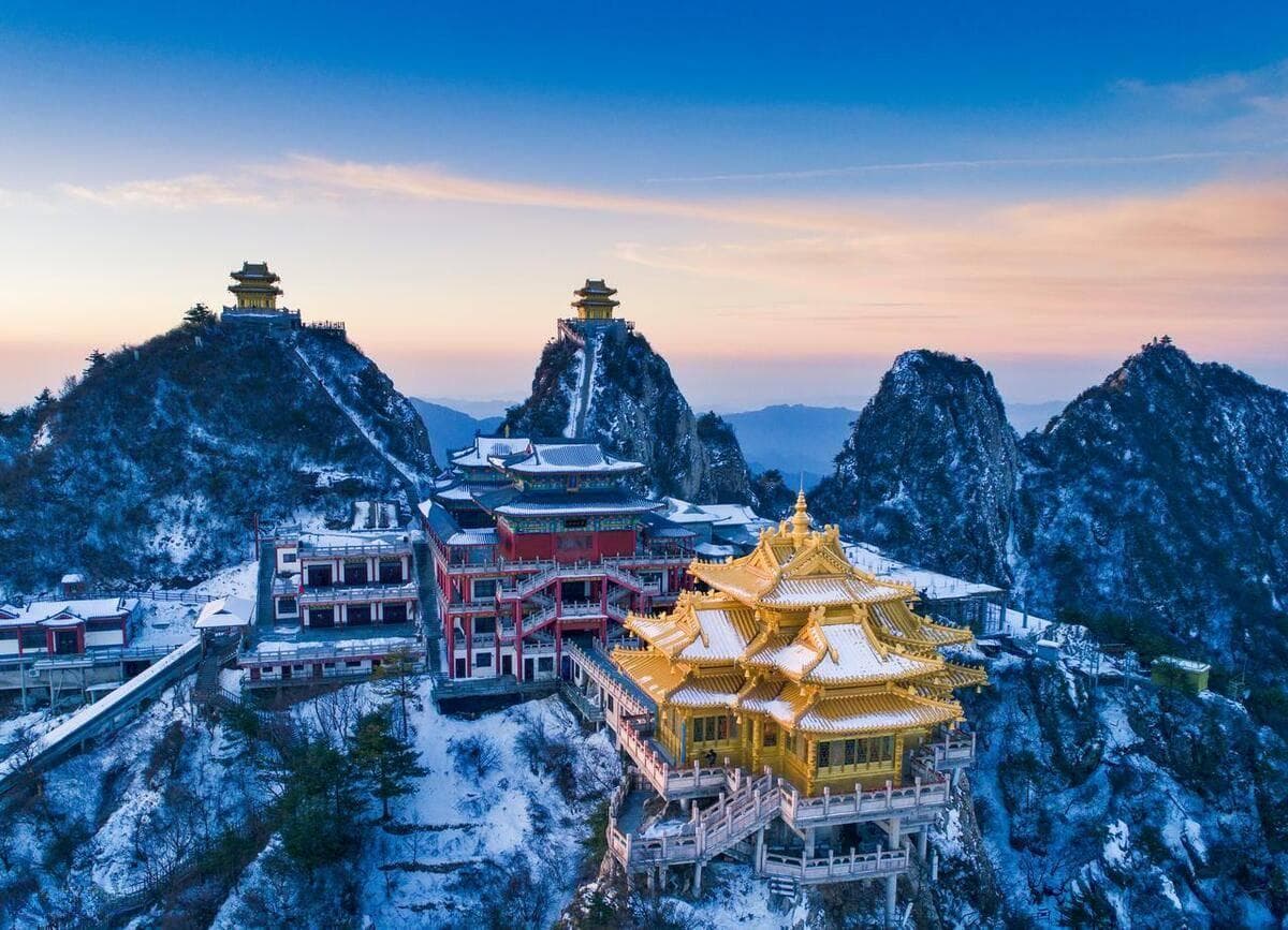 老君山四季美景探秘：春花、夏绿、秋红、冬雪，总有一款打动你