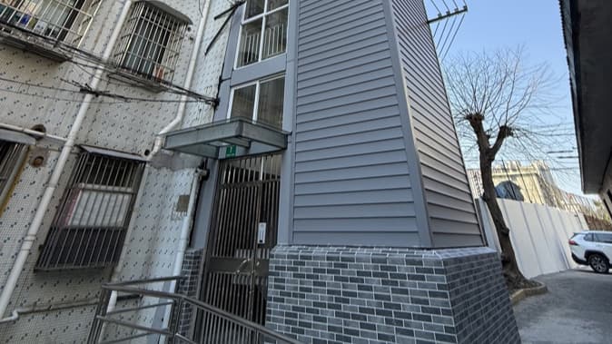 上海一小区加装电梯遭拖延，居民垫资苦等两年仍未完工，只能“望梯兴叹”