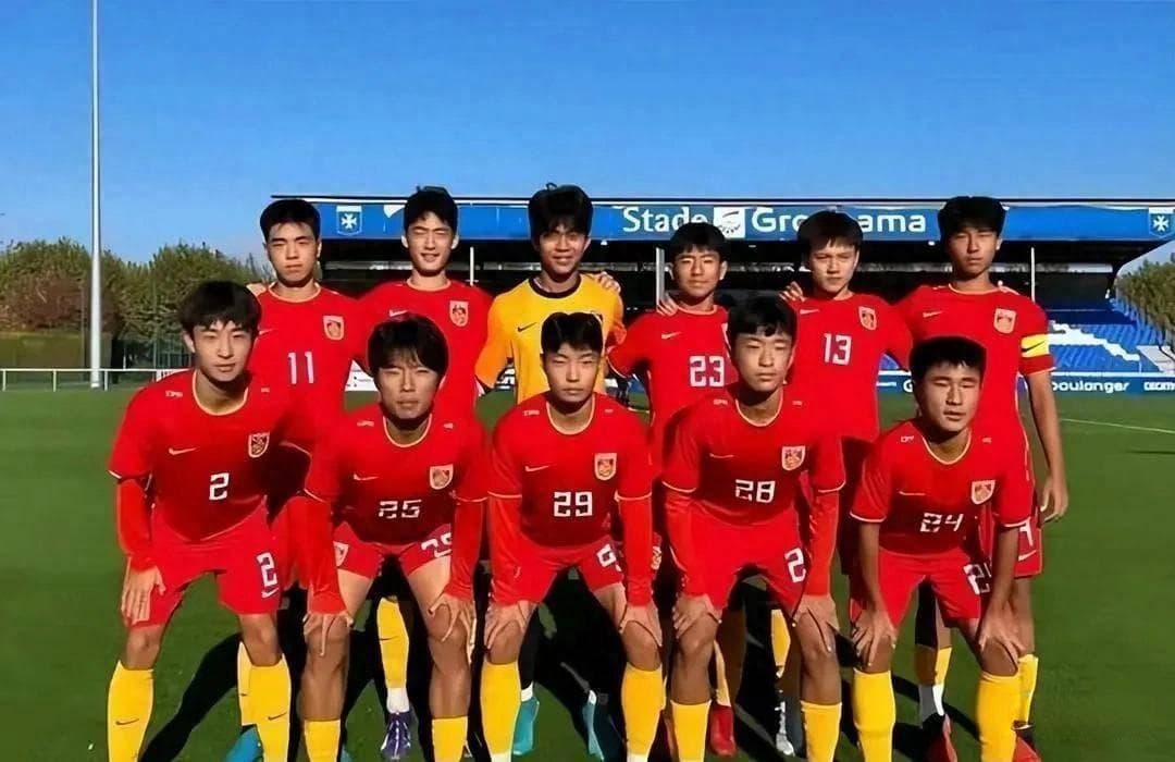 中国足球小将：日本夺冠背后的希望与挑战