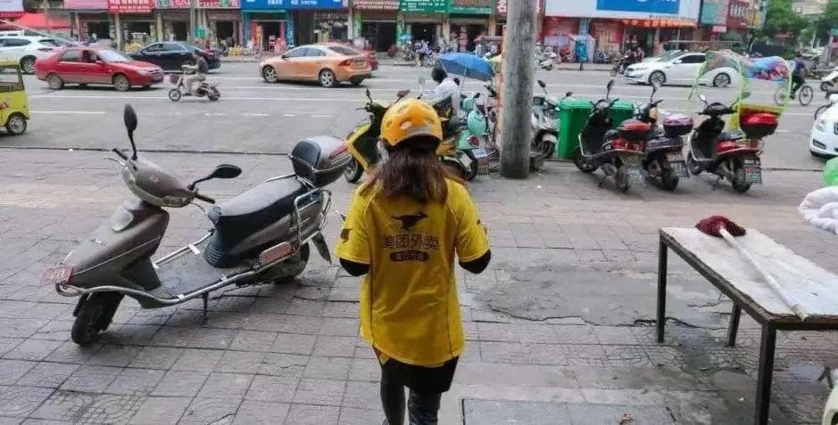 我，31岁单亲妈妈，人到中年无人能依靠，最好的出路是送外卖
