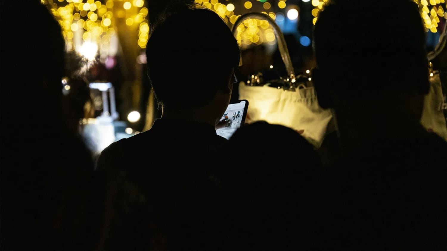 朋友圈里的温暖：一句晚安，治愈你我