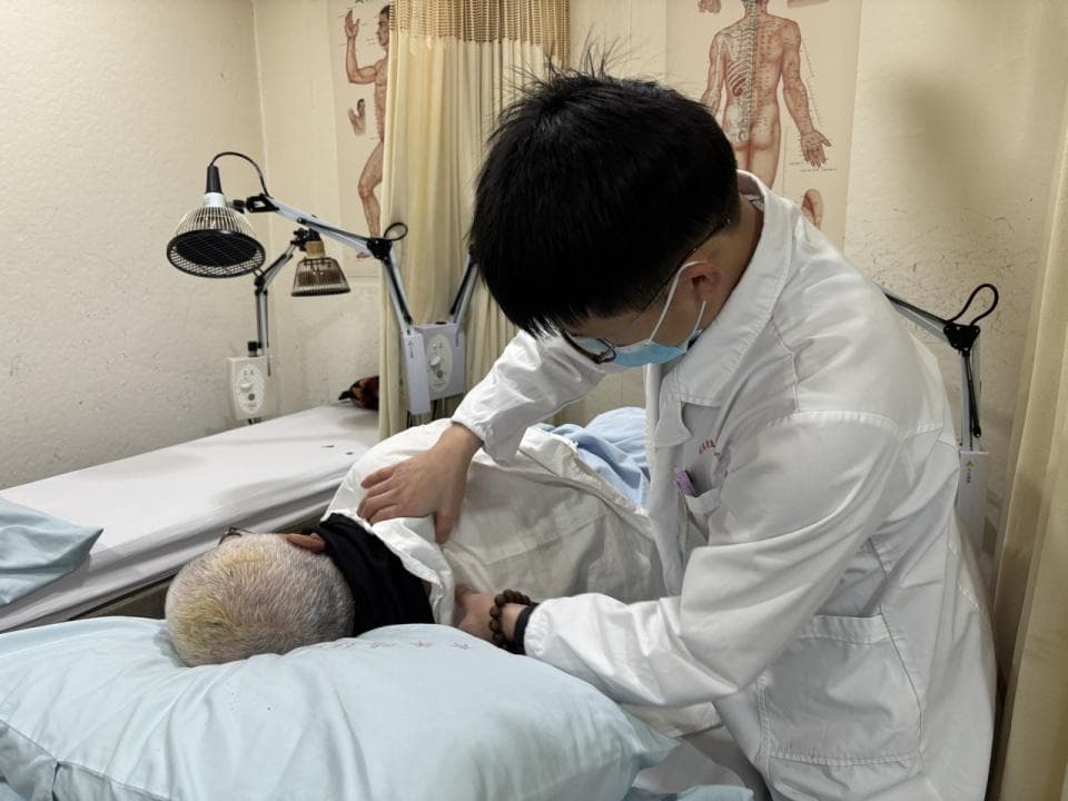 病毒性感冒后咳嗽迁延不愈，专家详解成因与治疗