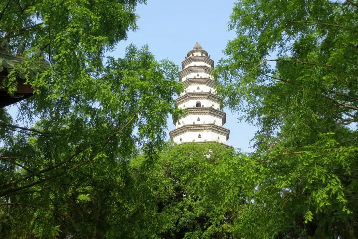 四川阆中白塔：一座见证千年沧桑的风水塔