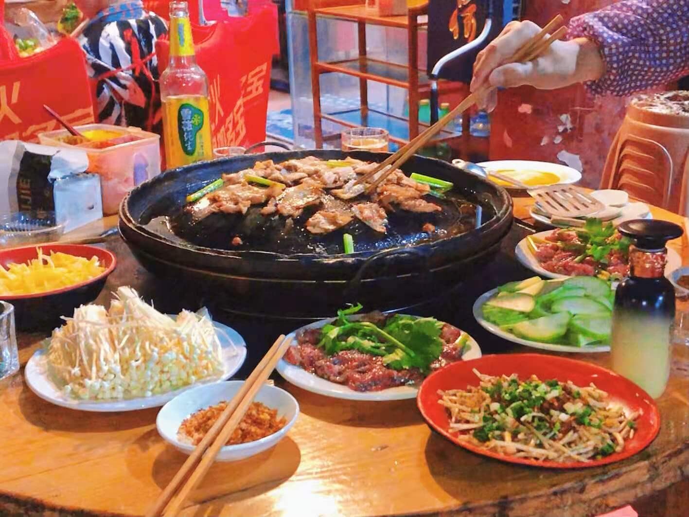 凉都行⑳ 喝人民小酒，吃水城烙锅！在六盘水，无所不烙