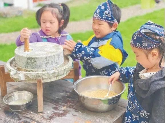 教孩子烧菜、做饭、磨豆浆……丽水这些幼儿园“不养闲娃 ”