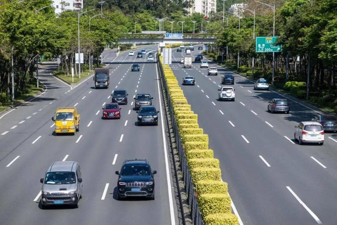 不用摇号！没有社保、居住证要求！获取深圳车牌更快的方法来了！