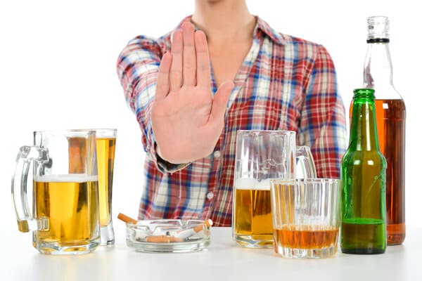 戒酒的戒断反应3个阶段