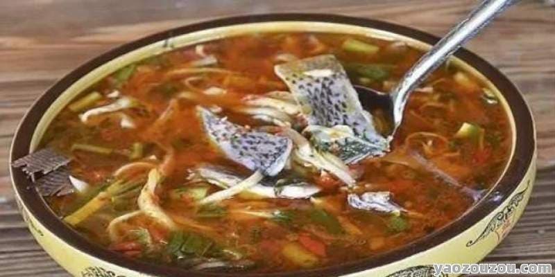 云南元阳县城美食攻略：梯田鱼、哈尼豆腐等特色美食全解析