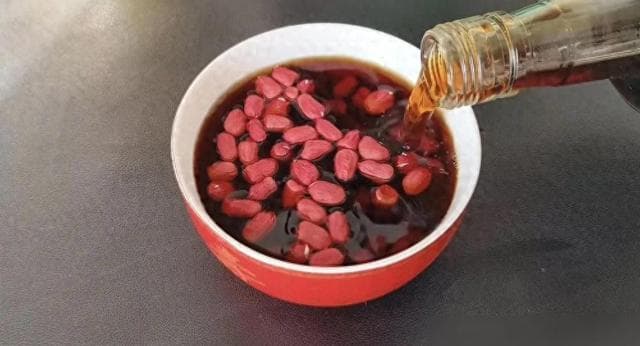 花生米用陈醋泡3天，作用太厉害了，老祖宗的土方法，省钱管用