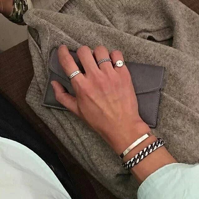 如何辨别真假银手镯：从外观到保养的全面指南