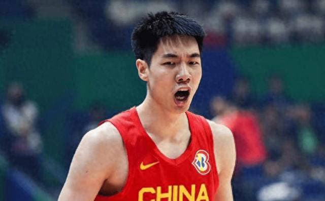惜败5分！中国男篮球员赛后评分分析：3人不达标，胡明轩荣获满分