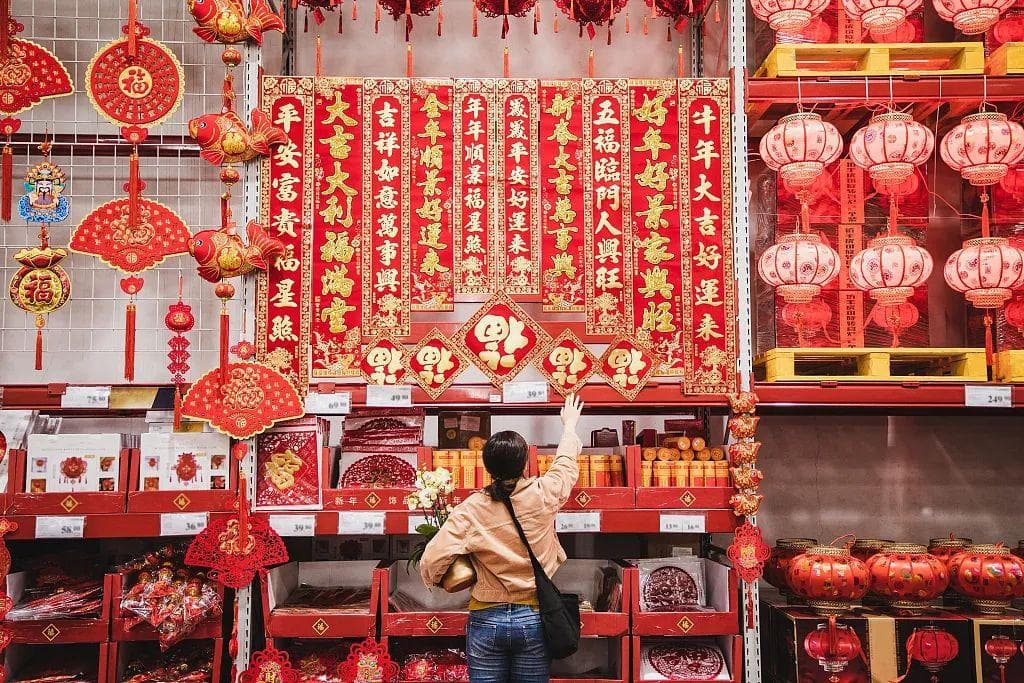 当年轻人“接手”春节，年味终于回来了！