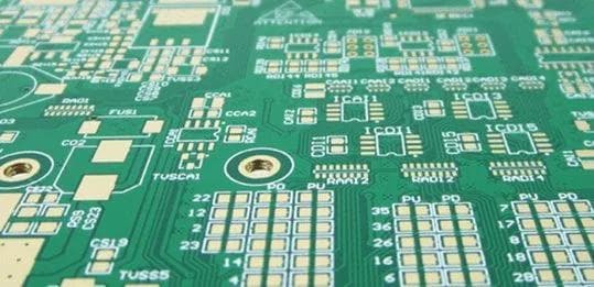 PCB 電鍍綜合指南：方法、材料與優點