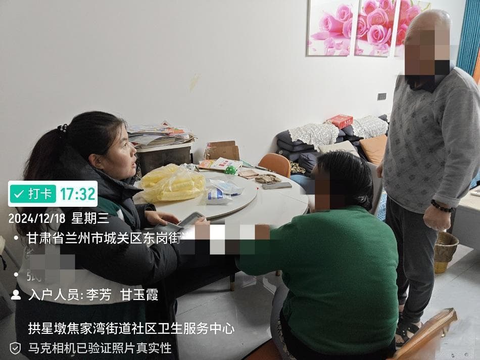 拱星墩街道精准更新健康档案，助力提升公共卫生服务水平