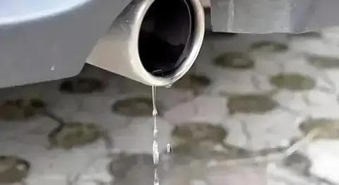 汽车排气管为什么会滴水？水太多会导致生锈损坏吗？