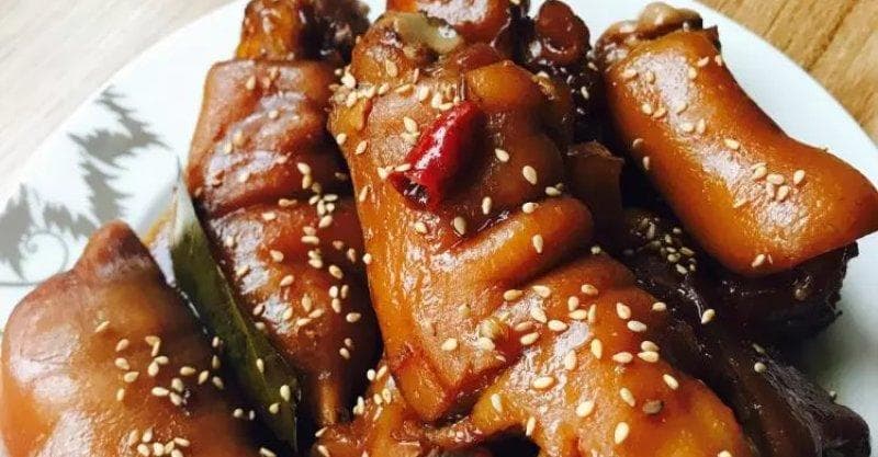 红烧猪脚制作详解：从选材到出锅的完整指南