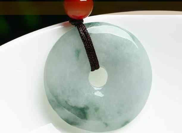 黑青籽料的价值评估与市场行情分析：全面解答您的疑问