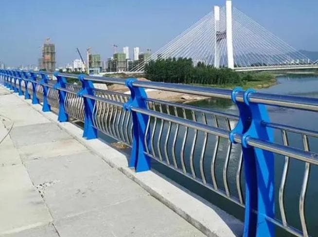 不锈钢护栏材质与款式全解析：从201到316L，哪种最适合你？