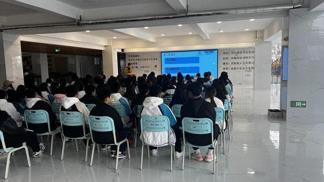 无人机驾驶员必备六大技能：从操作到安全的全方位指南