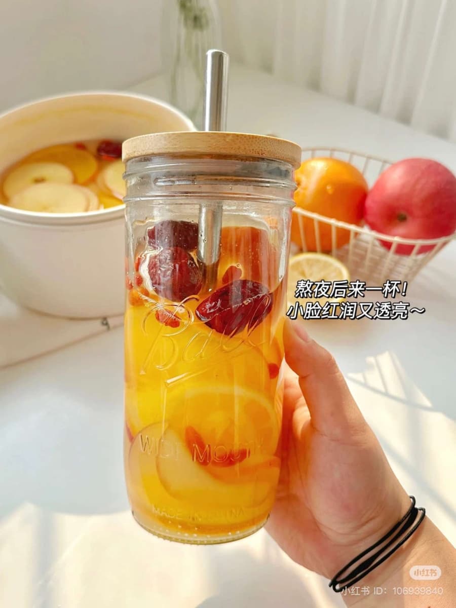 上班族养生饮必备！4个「苹果漂亮水」煮法，越喝越红润素颜都在发光～