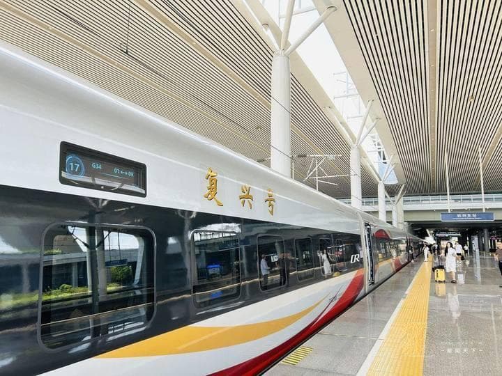 杭州出发也能体验优选一等座，复兴号“S级”新车有啥不同？记者亲测