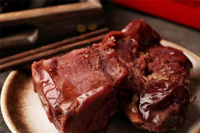 中国吃驴肉指南，经评选，这6个地方驴肉榜上有名，吃一次就难忘