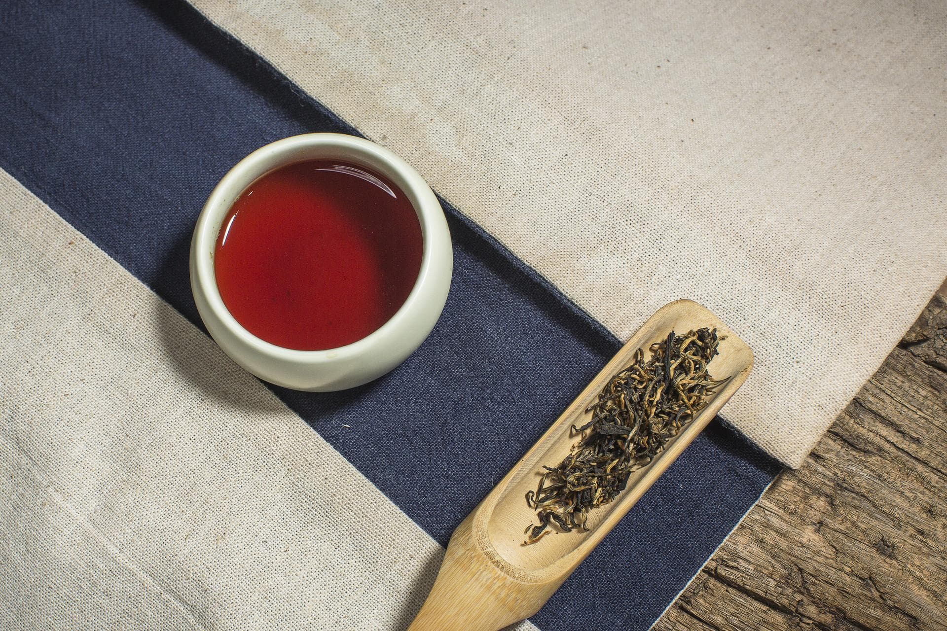 祁门红茶的冲泡秘诀：水温与时间的黄金配比