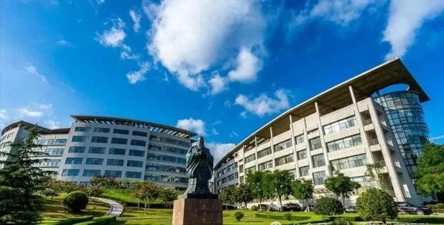 高考成绩500分，推荐5所公办大学，毕业后和600分在一个单位工作