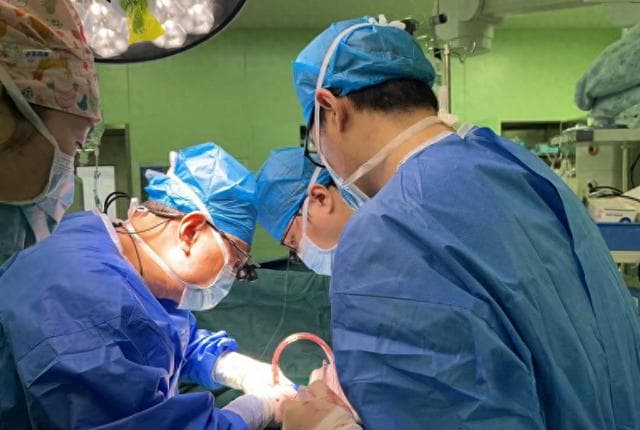 江苏首例！人工心脏桥接“长短结合”！省人医突破性技术让终末期心衰患者重获“心”生