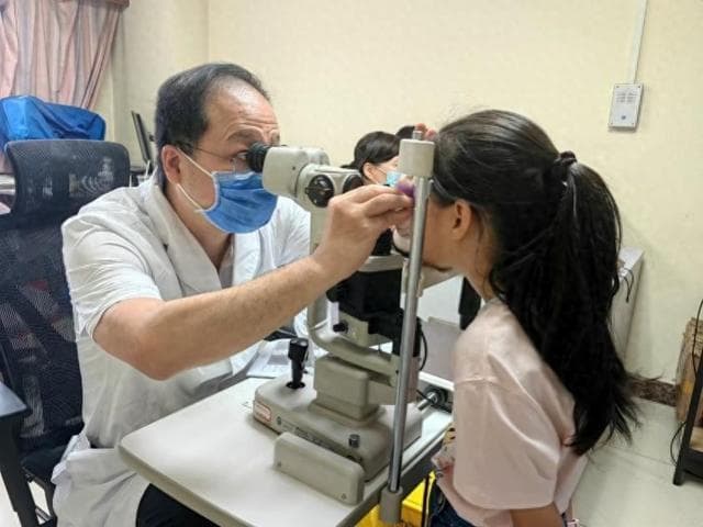 离焦软镜成近视防控新宠，专家提醒：勿随意购买，需专业验配