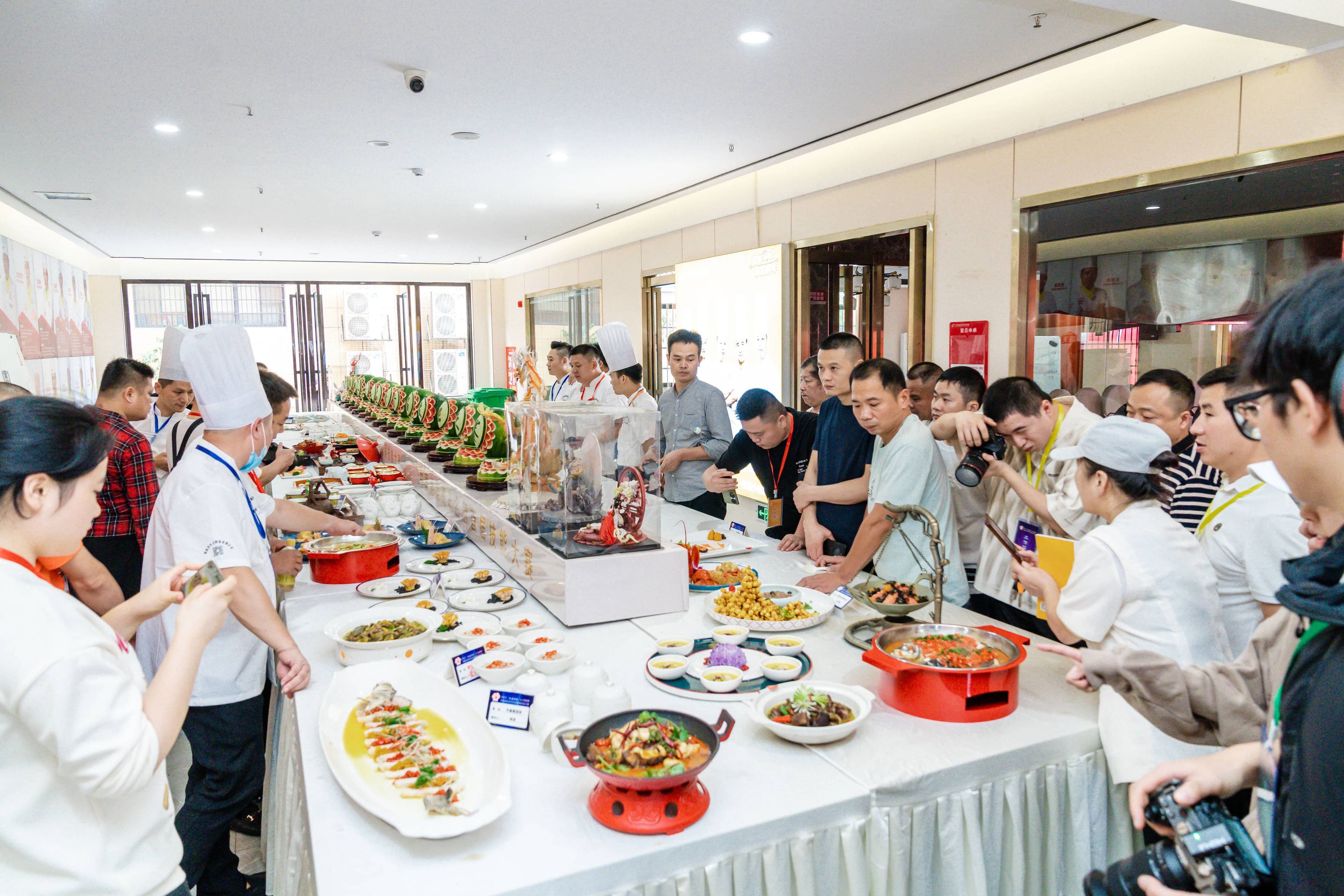 什么糕点最伤胃？是桃酥吗？医生提醒：这3种糕点老年人要少吃