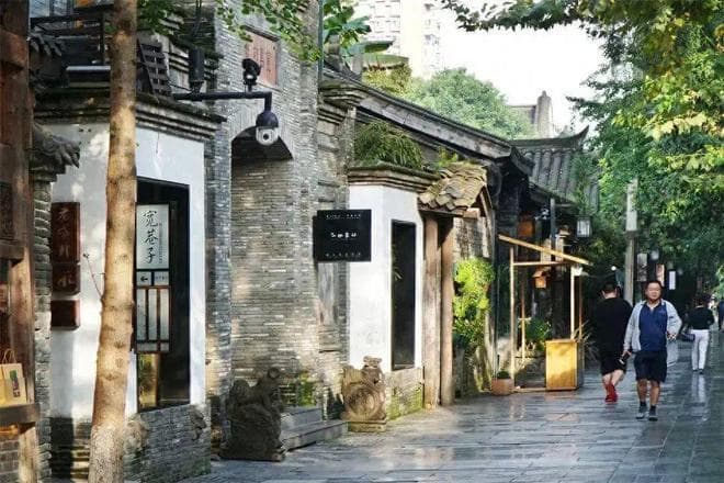 来成都旅游必去的十大景点，交通方便！