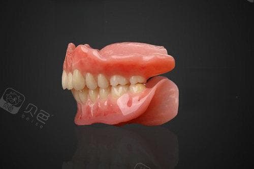 吸附性义齿使用指南：谁适合？如何更舒适？