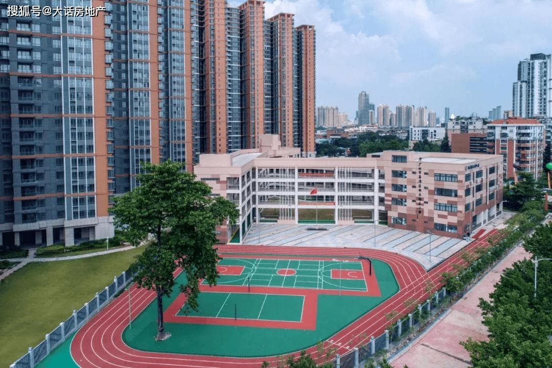 广州学区房量价齐跌：成交价下跌26.83%