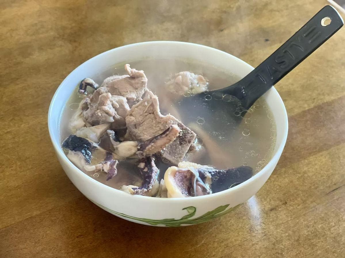 墨鱼干炖鸡汤：一道融合岭南文化的滋补佳品