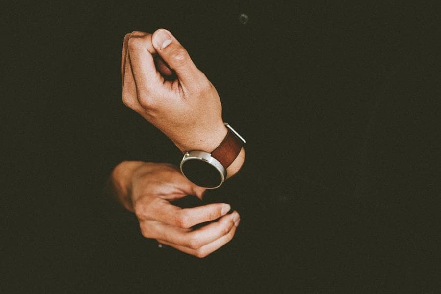 哈佛学者揭秘：左撇子和右撇子，究竟谁更聪明？