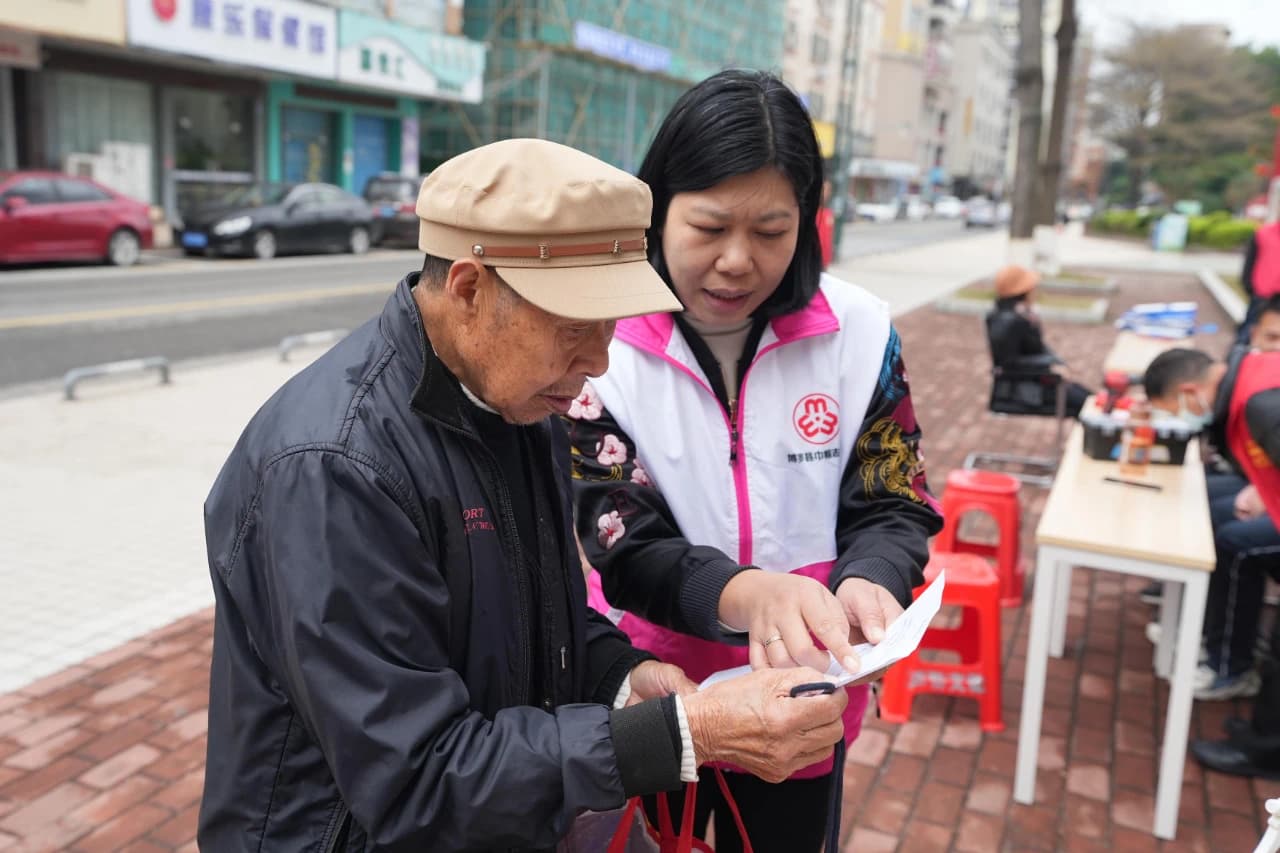 博罗园洲镇：党建赋能 “熟人社区”绘就幸福画卷