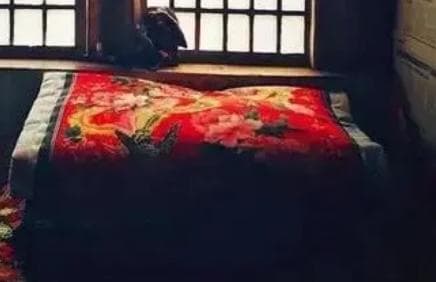 在古代棉被起源于何时？在那之前人们是如何避寒的？