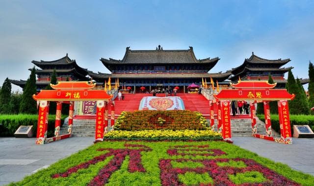 洪洞大槐树寻根祭祖园：承载六百年移民记忆的文化圣地