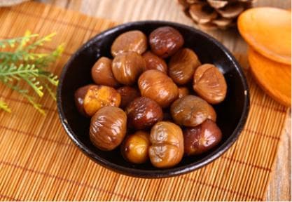 秋食板栗需适量，若有胃痛肚痛，可服用和胃整肠丸