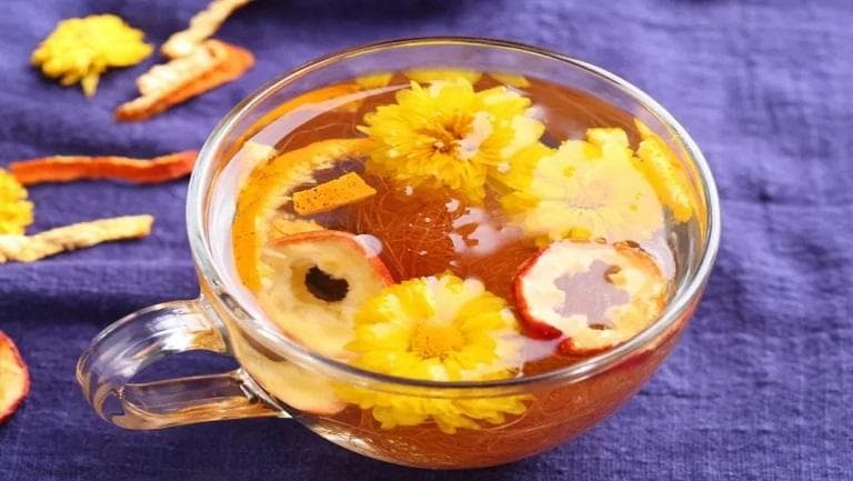 山楂和菊花泡水的功效与作用、禁忌和食用方法