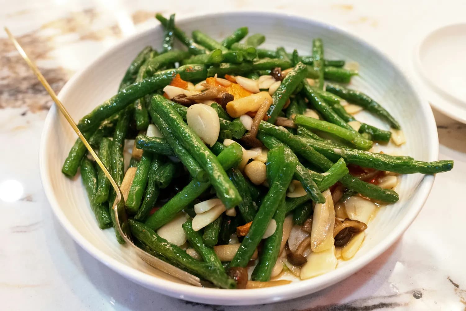 你家的蒜台炒肉是这样做的吗？