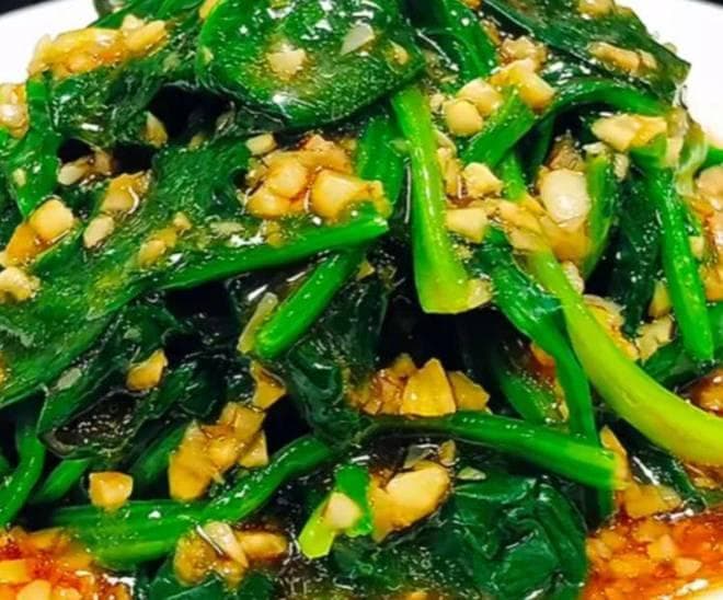 鲜美不油腻，蒜蓉菠菜的秘诀