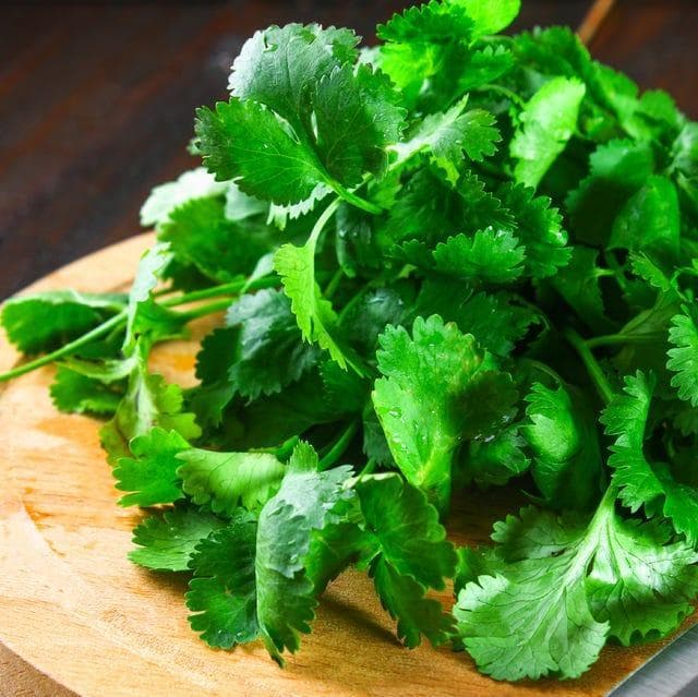 香菜：降血压护眼又抗癌，但这些人不宜食用